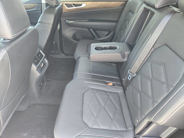 Used 2024 Volkswagen Atlas SE w/ Panoramic Sunroof Package FWD image 29