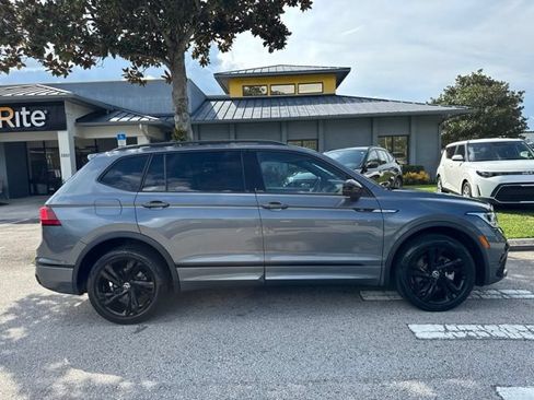 Used 2023 Volkswagen Tiguan SE R-Line FWD image 8