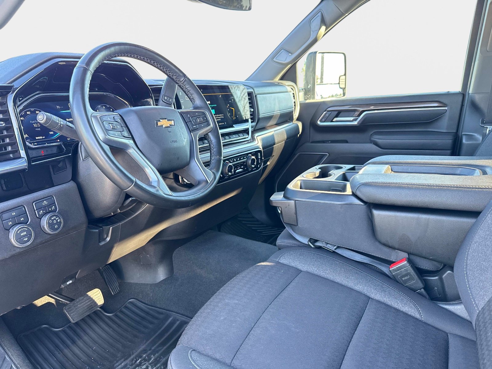 Used 2025 Chevrolet Silverado 2500 LT w/ Convenience Package AWD/4WD image 33