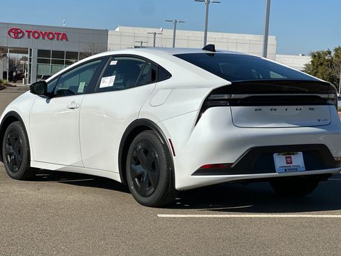 New 2026 Toyota Prius SE image 6