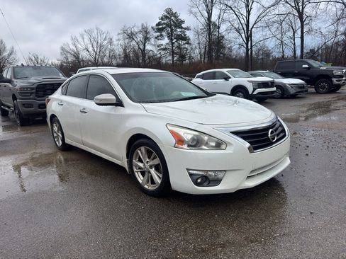 Used 2013 Nissan Altima 2.5 SL w/ Technology Pkg image 4