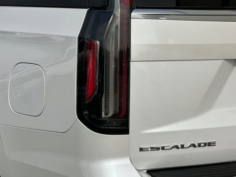 Used 2023 Cadillac Escalade Premium Luxury w/ Performance Package image 39