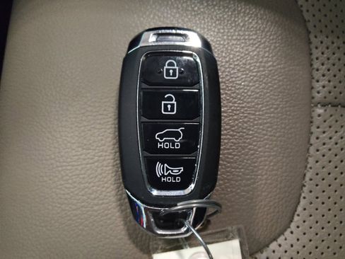 Used 2020 Hyundai Santa Fe SEL w/ Cargo Package FWD image 32