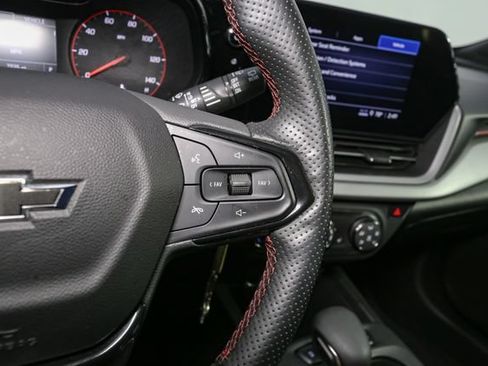 Used 2024 Chevrolet Trax RS FWD image 28