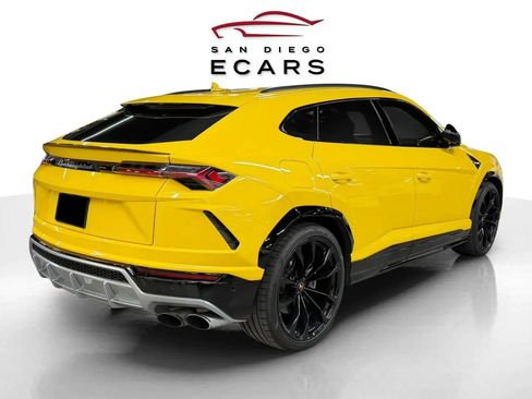 Used 2020 Lamborghini Urus Sport Utility 4D image 5