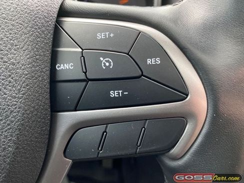 Used 2018 Jeep Grand Cherokee Altitude AWD/4WD image 19