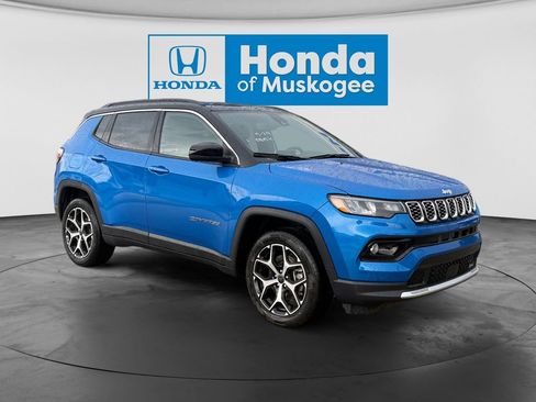Used 2025 Jeep Compass Limited AWD/4WD image 1
