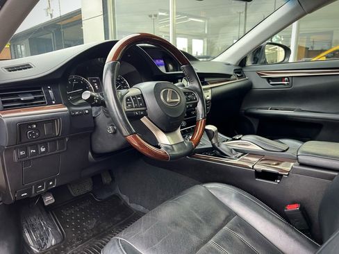 Used 2017 Lexus ES 350 w/ Luxury Package image 61