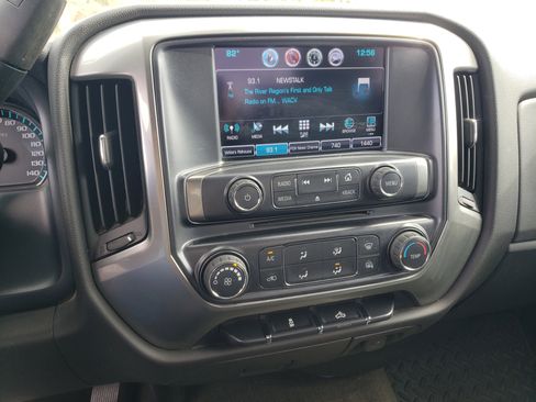 Used 2018 Chevrolet Silverado 1500 LT image 15