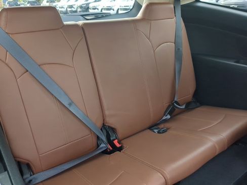Used 2015 Chevrolet Traverse LT FWD image 20