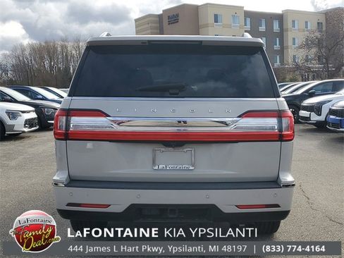 Used 2019 Lincoln Navigator Reserve image 5