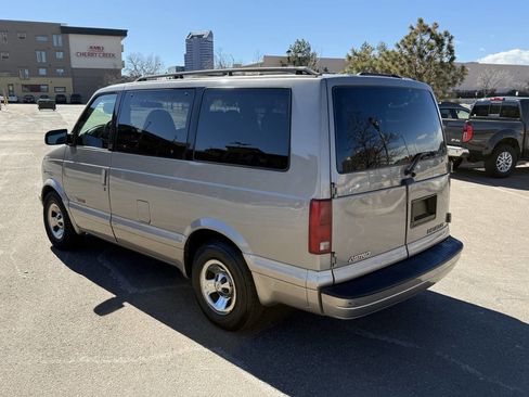 Used 2001 Chevrolet Astro Passenger AWD image 7