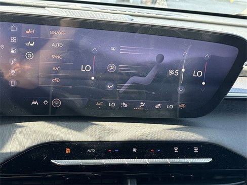 New 2026 Buick Enclave Sport Touring w/ LPO, Illumination Package image 19