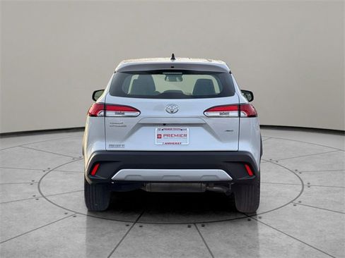 Used 2024 Toyota Corolla Cross L image 5