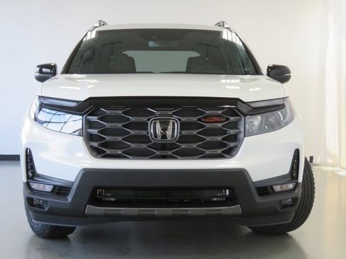 Used 2023 Honda Passport TrailSport image 1