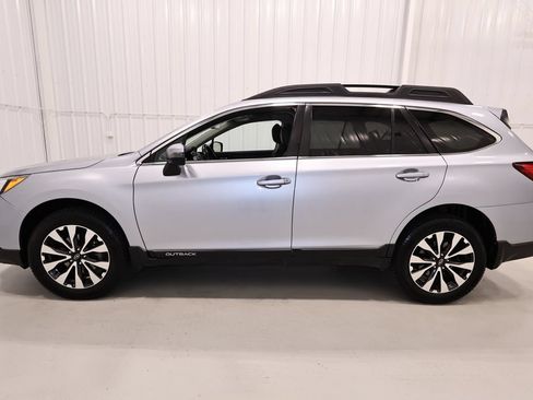 Used 2017 Subaru Outback 2.5i Limited AWD/4WD image 5