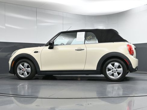 Used 2017 MINI Cooper Convertible image 29