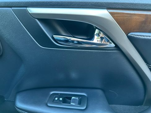 Used 2019 Lexus RX 450h AWD image 19