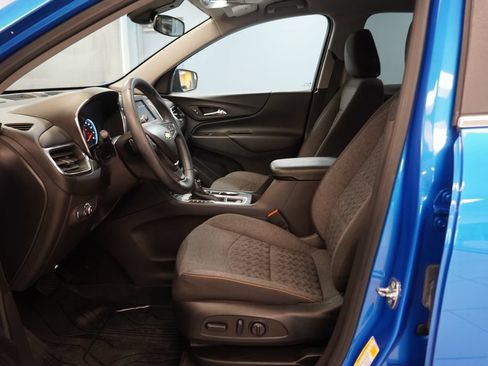 Used 2024 Chevrolet Equinox LT w/ LPO, Floor Liner Package FWD image 5