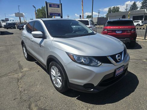 Used 2017 Nissan Rogue Sport S w/ S Appearance Package AWD/4WD image 5