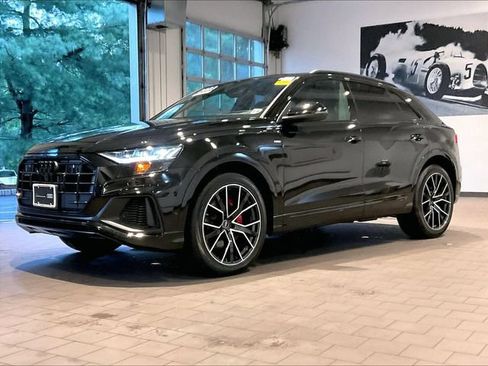 Used 2023 Audi Q8 Prestige w/ Prestige Package AWD/4WD image 2