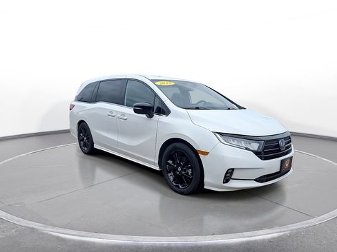 Used 2023 Honda Odyssey Sport image 2
