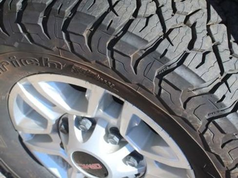 Used 2023 GMC Sierra 2500 Pro w/ Convenience Package AWD/4WD image 11