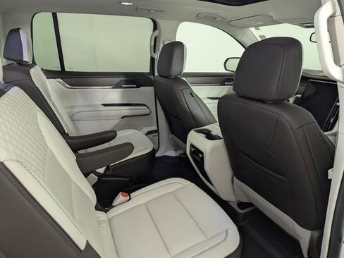 Used 2025 GMC Acadia Denali w/ LPO, Floor Liner Package image 27