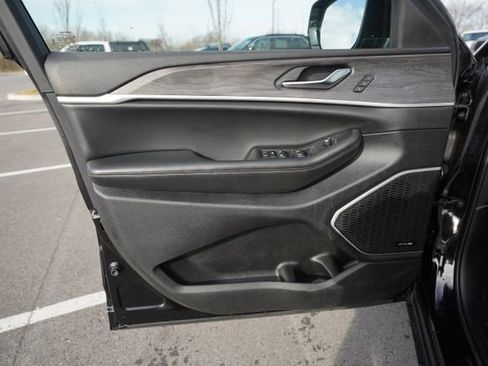 Used 2021 Jeep Grand Cherokee L Limited image 15