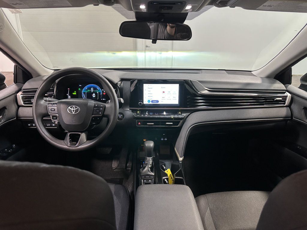 Used 2025 Toyota Camry LE FWD image 84