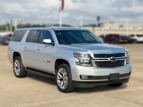Used 2020 Chevrolet Suburban LT w/ Texas Edition Package RWD image 5