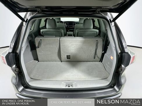 Used 2016 Toyota Highlander Limited FWD image 29