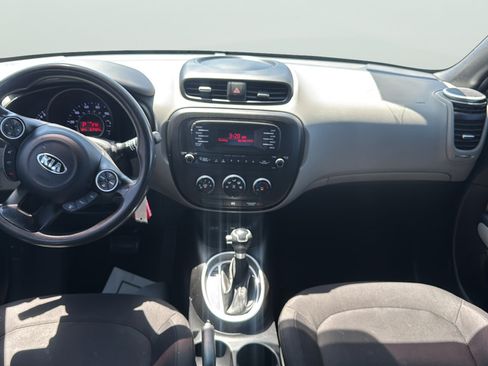 Used 2015 Kia Soul FWD image 31