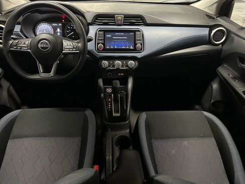 Used 2025 Nissan Versa SV FWD image 9