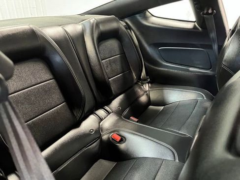 Used 2018 Ford Mustang GT Premium w/ GT Performance Package RWD image 13