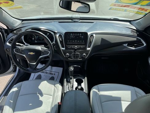 Used 2018 Chevrolet Malibu Hybrid w/ Driver Confidence Package FWD image 18