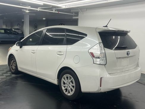 Used 2013 Toyota Prius V Three image 4