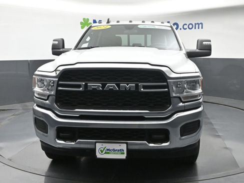 Used 2024 RAM 2500 Tradesman w/ Chrome Appearance Group AWD/4WD image 5