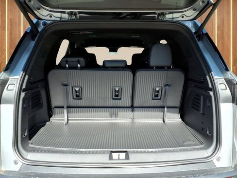 New 2026 Chevrolet Traverse LT w/ Driver Confidence Package FWD image 30