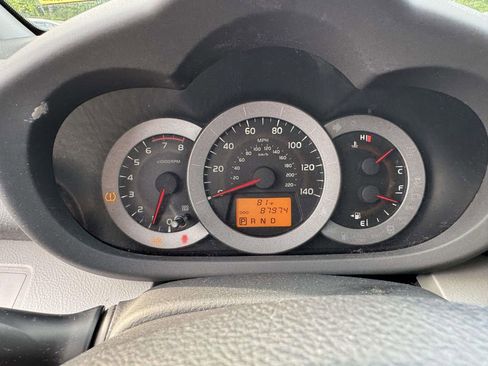 Used 2011 Toyota RAV4 Limited w/ Limited Extra Value Pkg AWD/4WD image 26