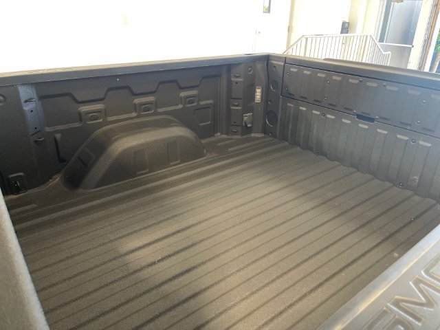 Used 2024 GMC Sierra 1500 AT4 w/ Technology Package AWD/4WD image 19