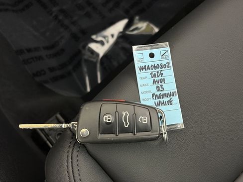 Certified 2025 Audi Q3 2.0T Premium image 30