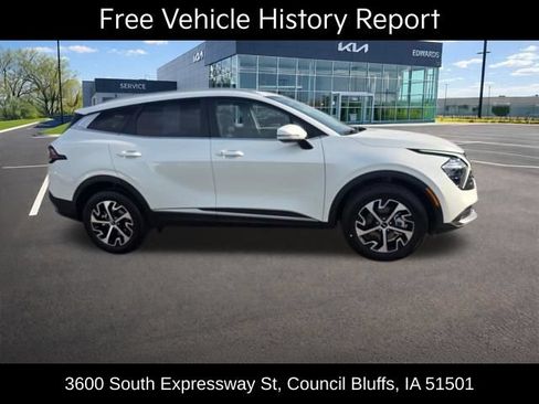 Used 2023 Kia Sportage EX AWD/4WD image 3