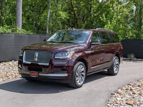 Used 2024 Lincoln Navigator Reserve AWD/4WD image 1