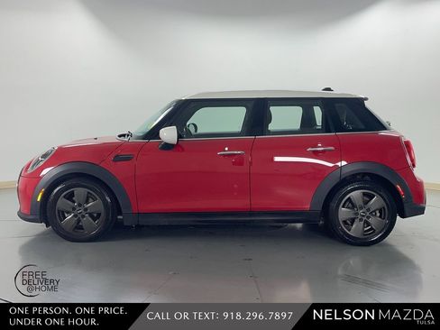 Used 2022 MINI Cooper 4-Door Hardtop image 9
