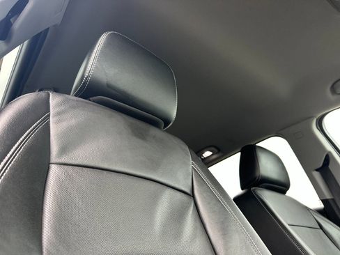 Used 2024 GMC Terrain SLT image 16