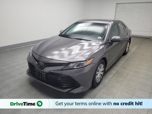 Used 2018 Toyota Camry FWD image 1