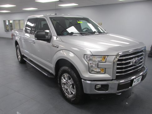 Used 2016 Ford F150 XLT w/ Equipment Group 302A Luxury AWD/4WD image 3
