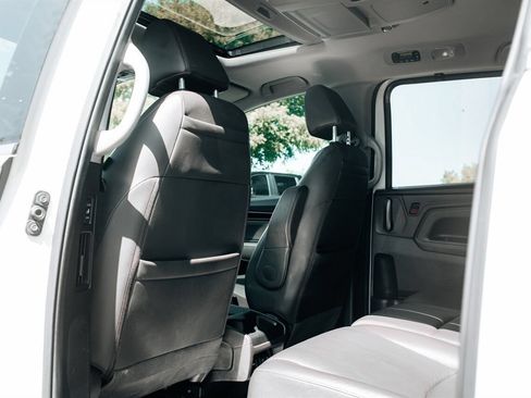 Used 2018 Honda Odyssey Elite image 40