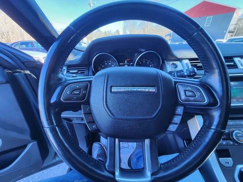 Used 2017 Land Rover Range Rover Evoque SE Premium image 21